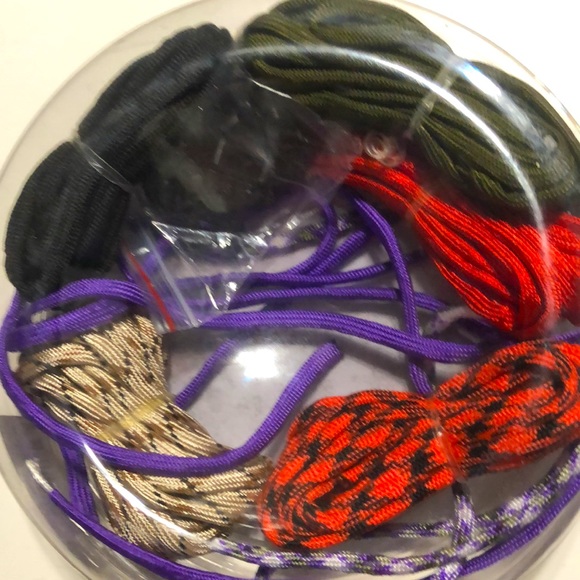 CRAFTING SUPPLIES ALPHABET APPLIQUÉS PARACORD BRACELET KIT MULTI FUR BALLS - Picture 6 of 7